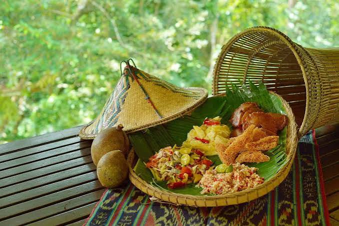 Jelajahi Surga Rasa: Kuliner Khas Kalimantan yang Wajib Kamu Coba Tahun Ini!